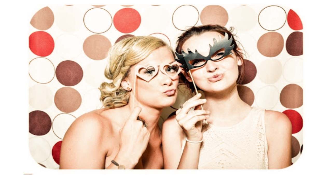 How to Set up an Event Photo Booth Your Guests Will Love